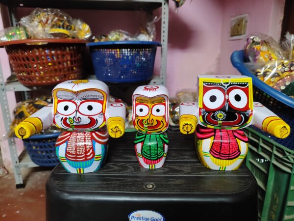 Unique 6-Inch Neem Wood Jagannath, Balabhadra, Subhadra, Sudarshan Idol Set (Pack Of 4, Multicolor) - Image 2