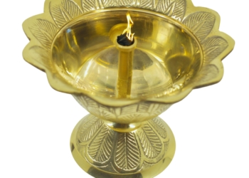 Brass Akhand Dia |Exquisite Brass Oil Lamp for Spiritual Bliss (Pack of 1,Golden)