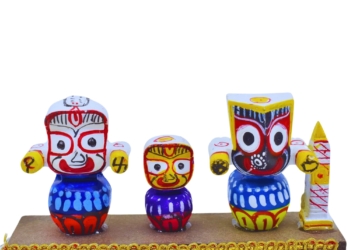 Lord Jagannath with his Siblings in Singhasan (Pack of 1,Multicolor)